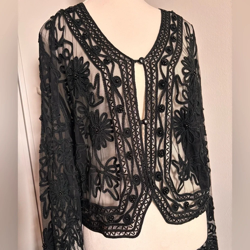 Elegant Black Lace Women Top - Picture 2 of 9